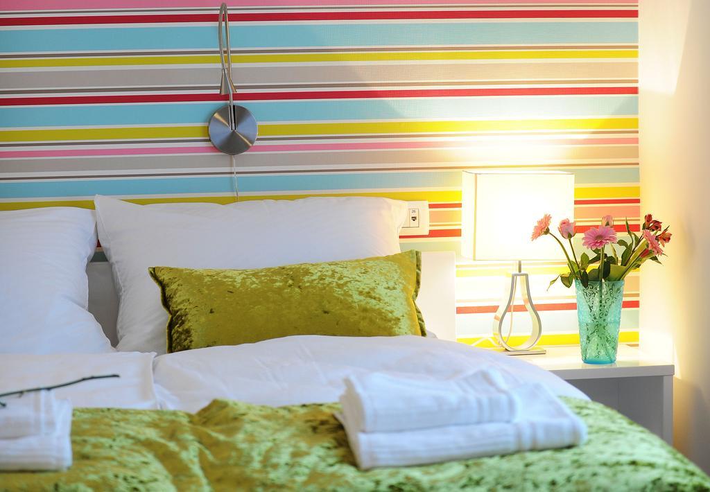 Garni Hotel Azur Ljubljana Eksteriør bilde