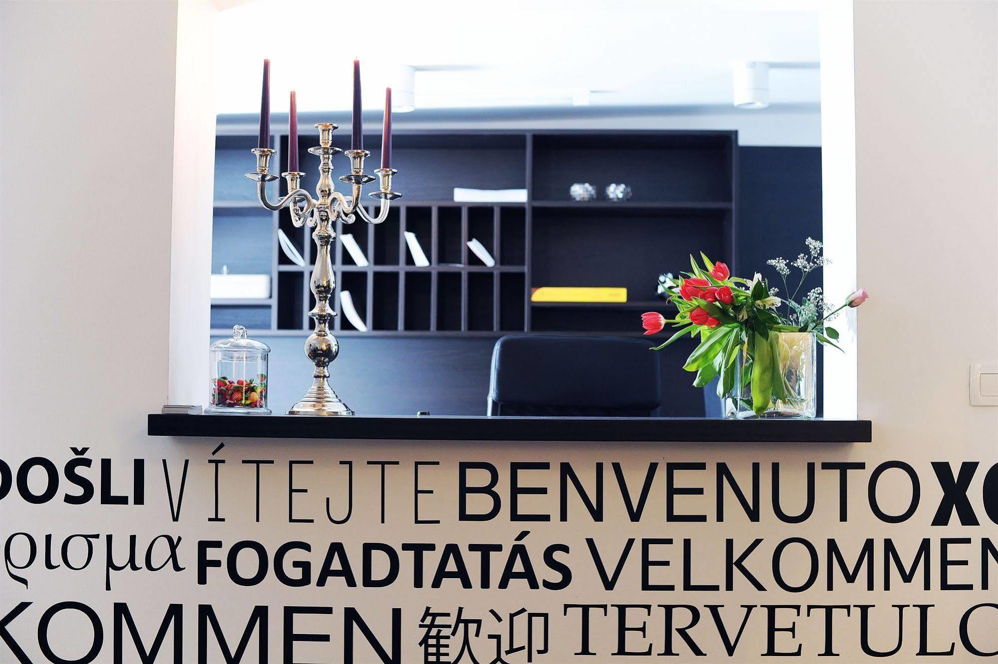 Garni Hotel Azur Ljubljana Eksteriør bilde